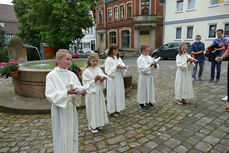 Feier der 1. Heiligen Kommunion in Sankt Crescentius (Foto: Karl-Franz Thiede)